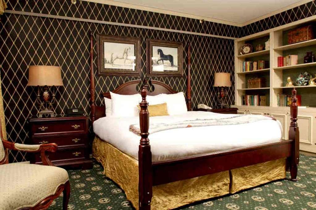 The Brown Hotel Louisville Room photo